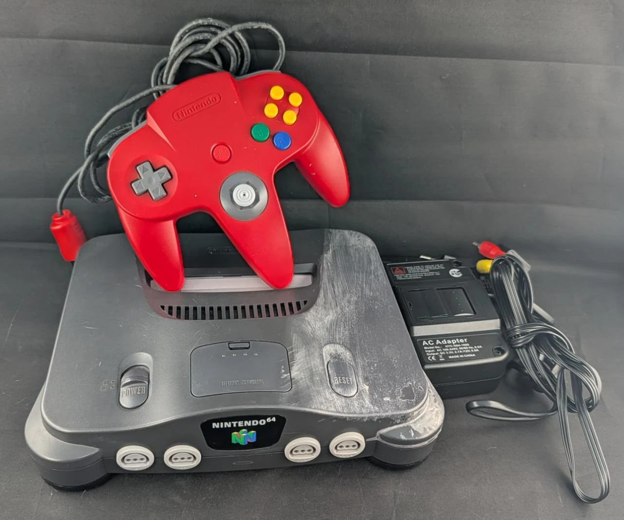Nintendo 64 + Expansion Pak + Manette rouge + Câbles